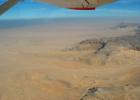 Mit dem Wasserflugzeug über der Wüste